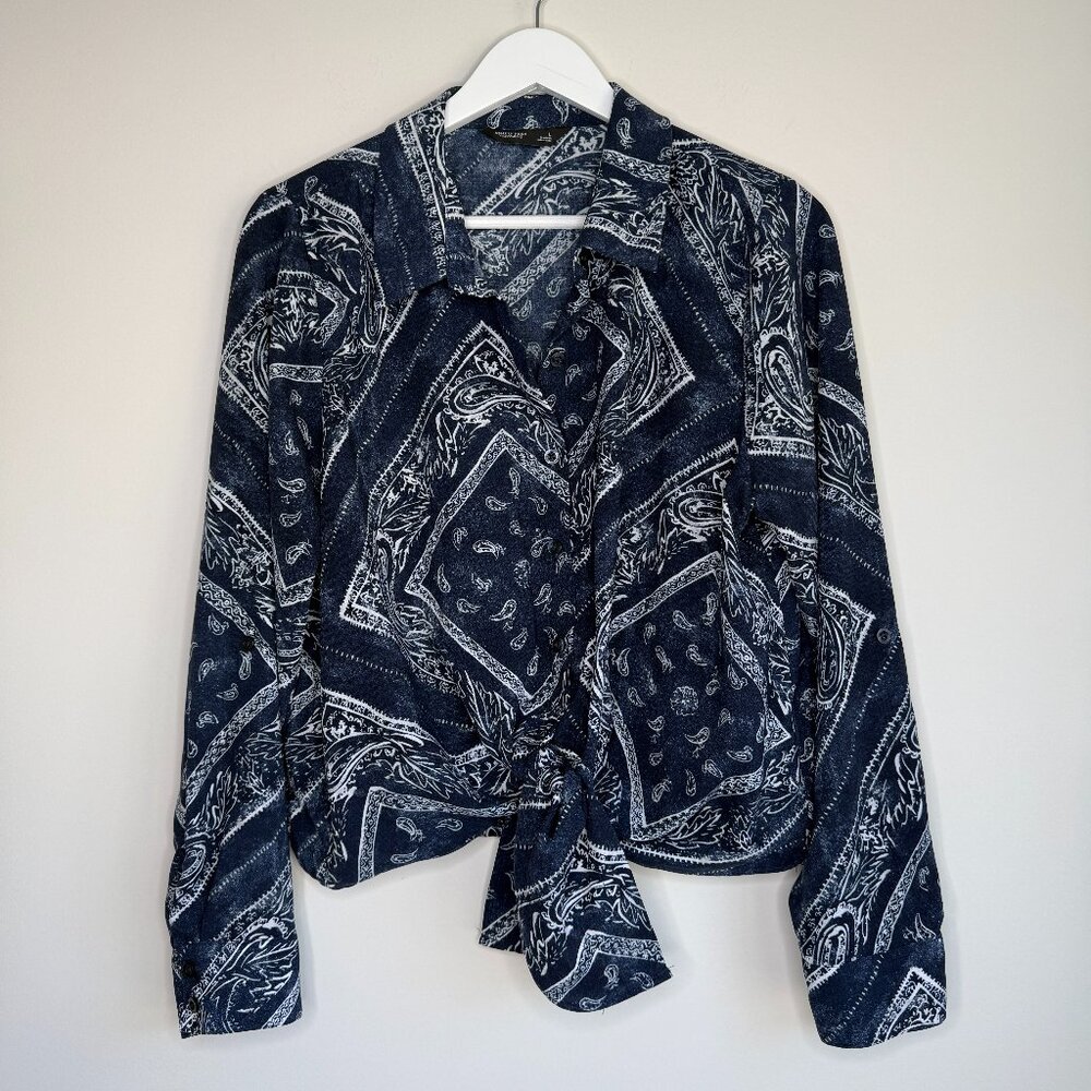 Simply Vera Wang Knot Front Navy Blue Paisely Shirt